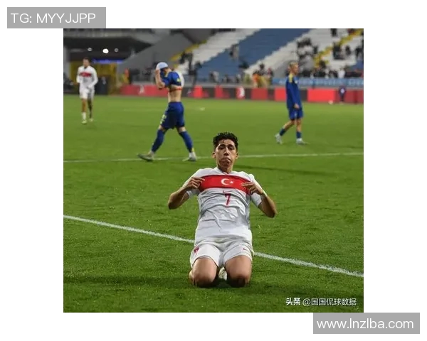 足球巨星怒火难平赛场上用精彩表现完成最解气的报复